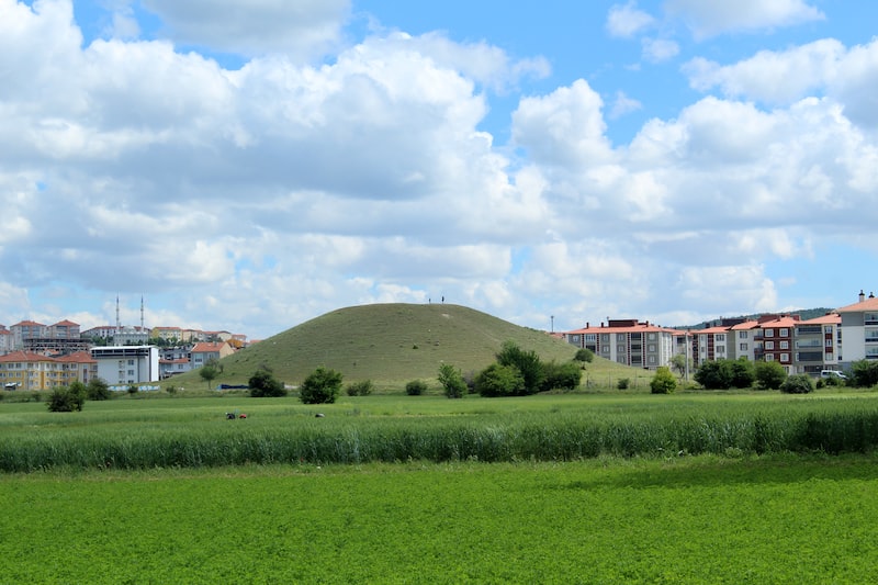 Gediz'de Tarihi Eserler Gediz'de Tarihi Eserler